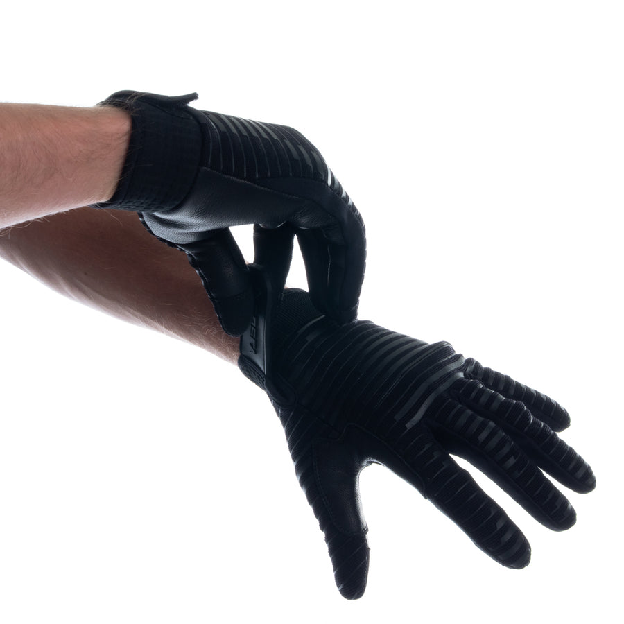 Close-up of genuine leather palm on ONSRA electric skateboard and e-bike gloves for maximum grip